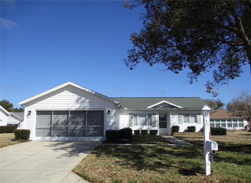 For Sale: $215,000 (2 beds, 2 baths, 1136 Square Feet)