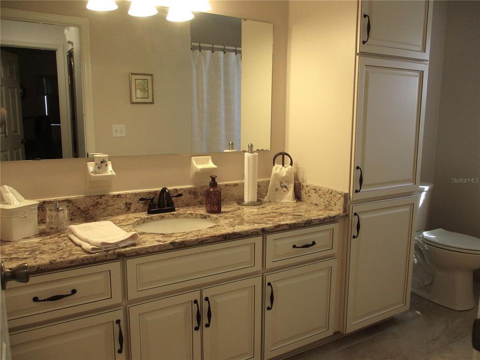 For Sale: $215,000 (2 beds, 2 baths, 1136 Square Feet)