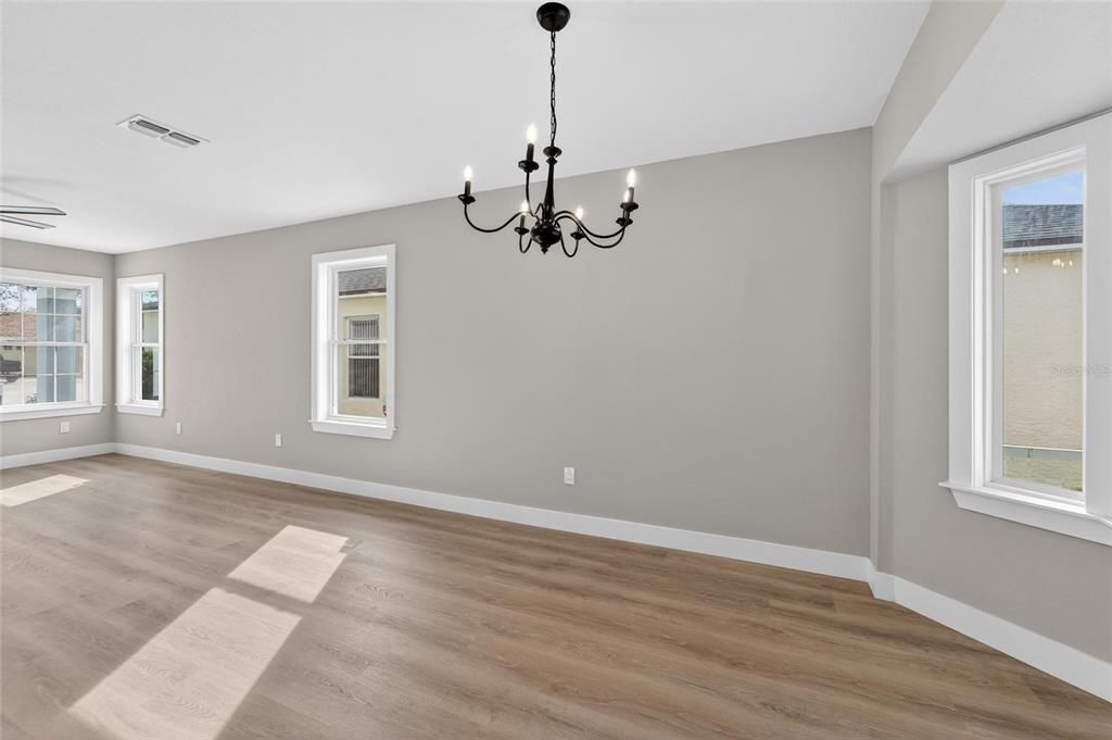 Active With Contract: $429,999 (4 beds, 2 baths, 1754 Square Feet)
