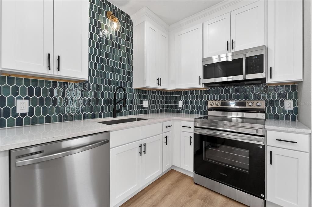 Active With Contract: $429,999 (4 beds, 2 baths, 1754 Square Feet)