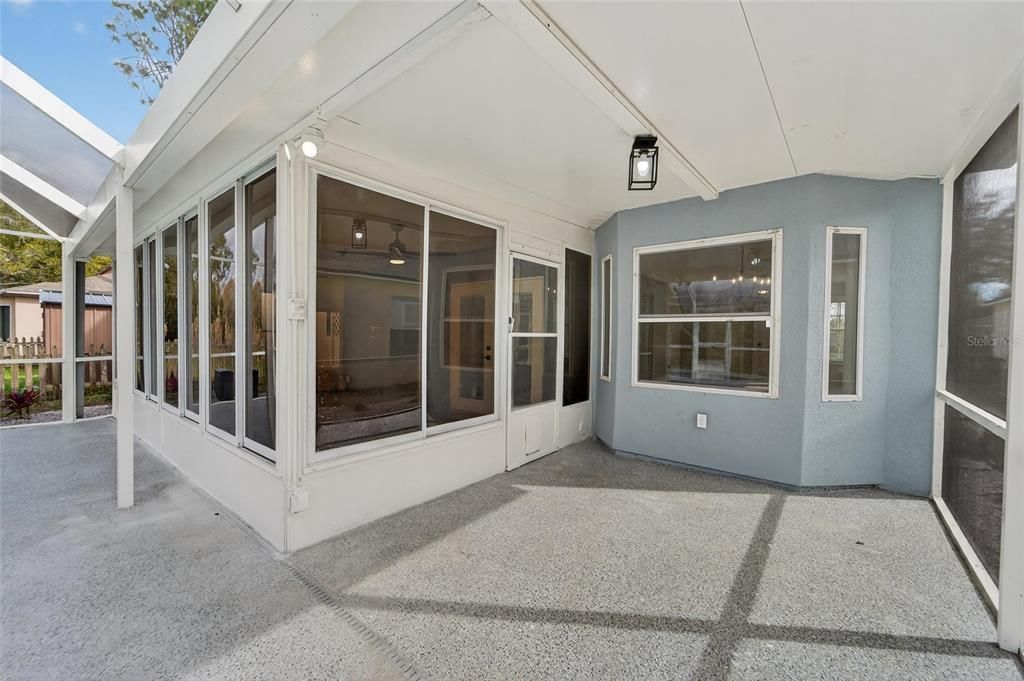 Active With Contract: $429,999 (4 beds, 2 baths, 1754 Square Feet)