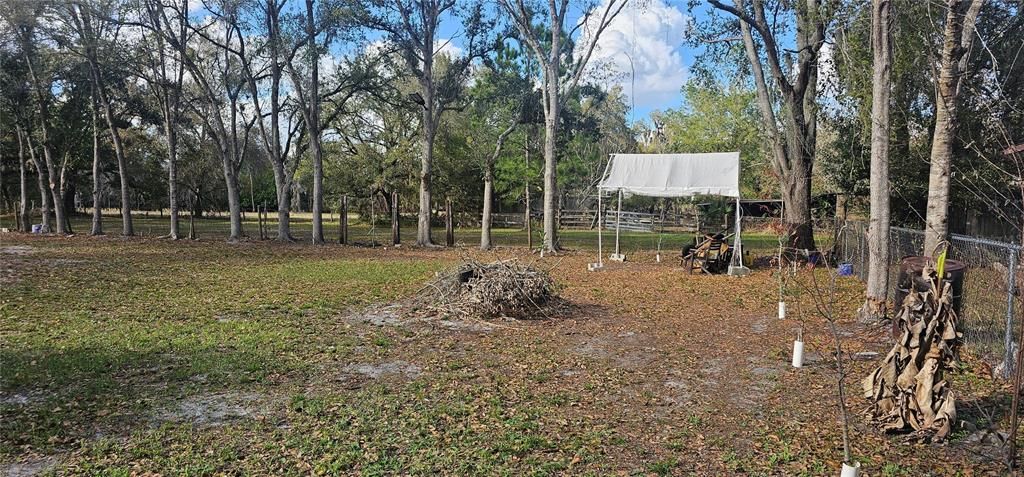 На продажу: $95,000 (0.22 acres)