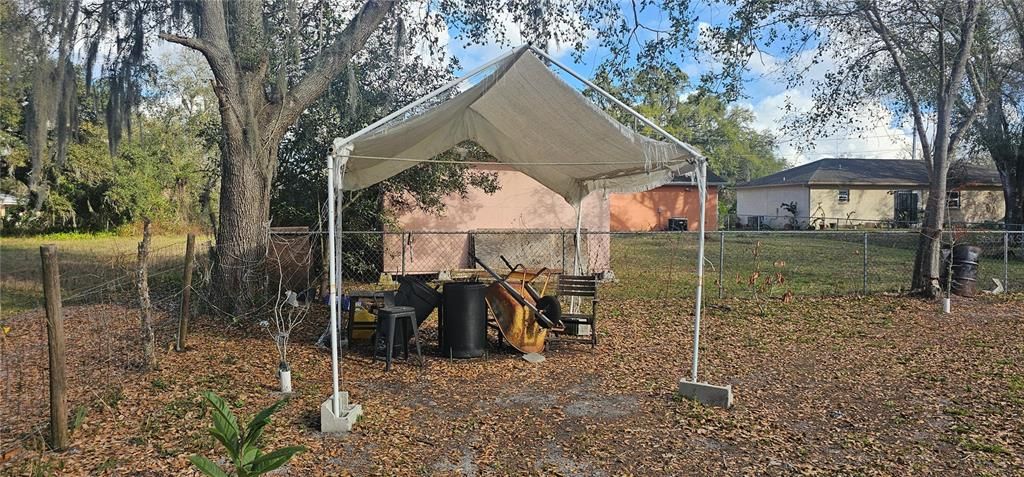 На продажу: $95,000 (0.22 acres)