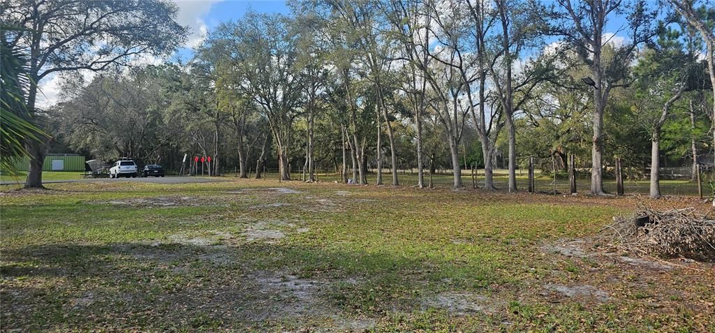 На продажу: $95,000 (0.22 acres)