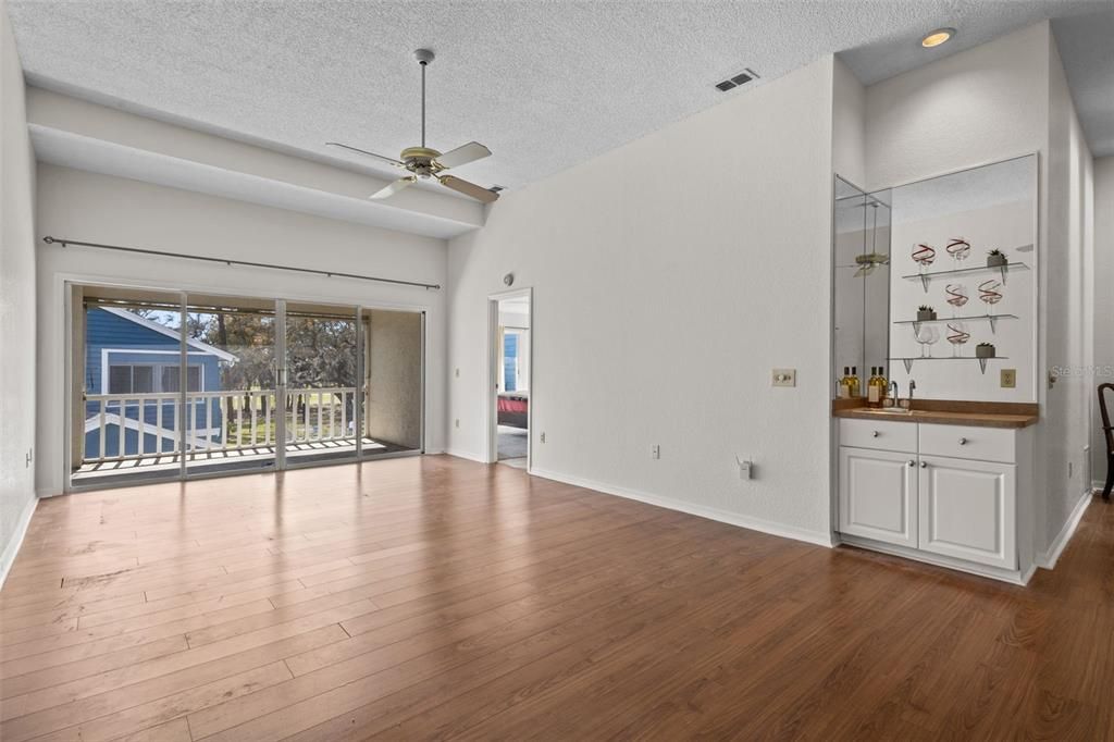 For Sale: $229,900 (3 beds, 2 baths, 1560 Square Feet)