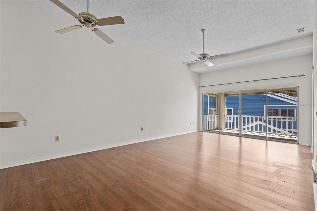 For Sale: $229,900 (3 beds, 2 baths, 1560 Square Feet)
