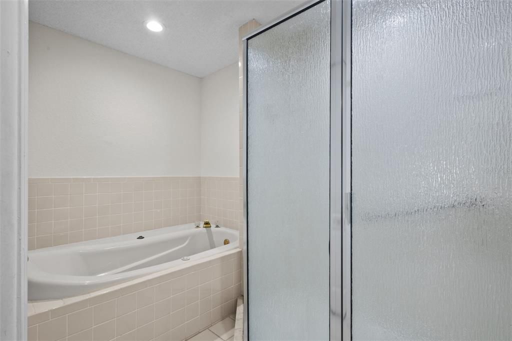 For Sale: $229,900 (3 beds, 2 baths, 1560 Square Feet)