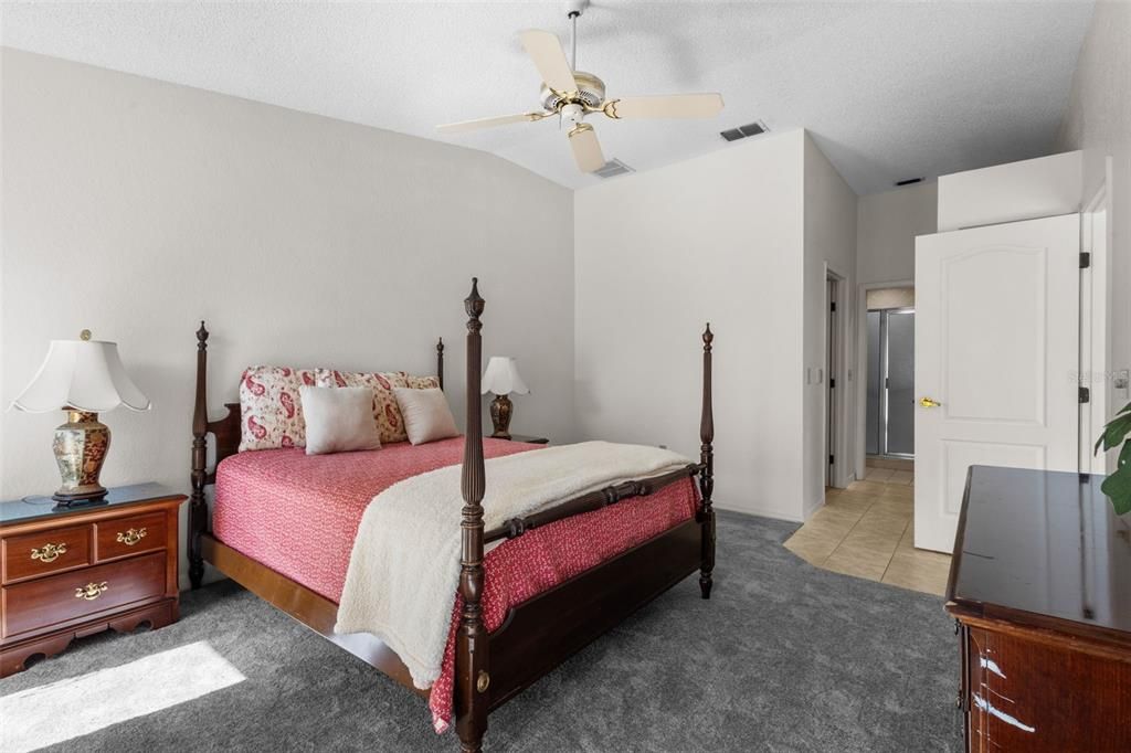 For Sale: $229,900 (3 beds, 2 baths, 1560 Square Feet)