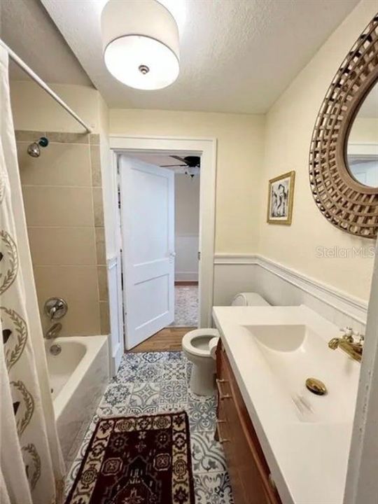 For Sale: $1,200,000 (6 beds, 4 baths, 2713 Square Feet)