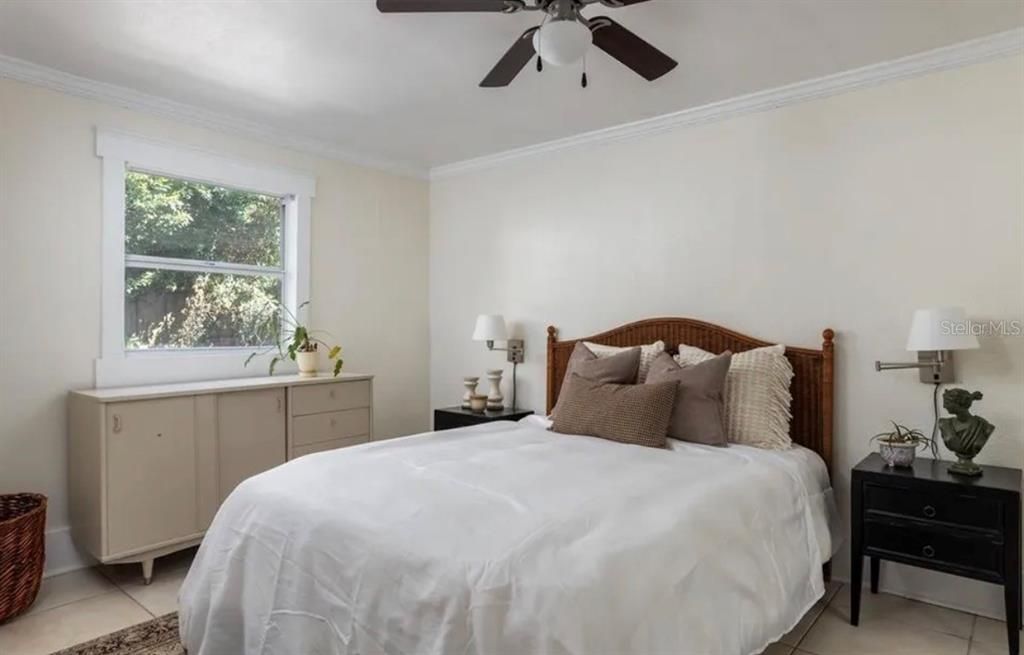For Sale: $1,200,000 (6 beds, 4 baths, 2713 Square Feet)
