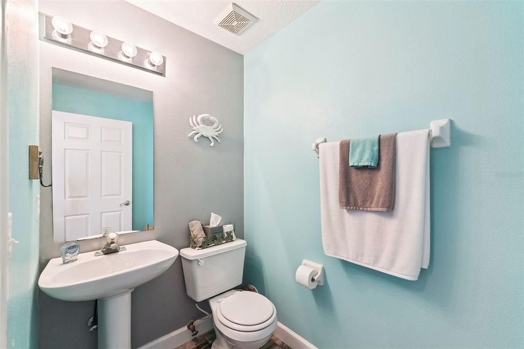 Activo con contrato: $425,000 (4 camas, 2 baños, 2072 Pies cuadrados)