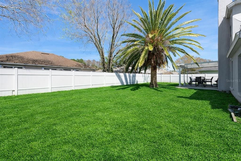 Activo con contrato: $425,000 (4 camas, 2 baños, 2072 Pies cuadrados)