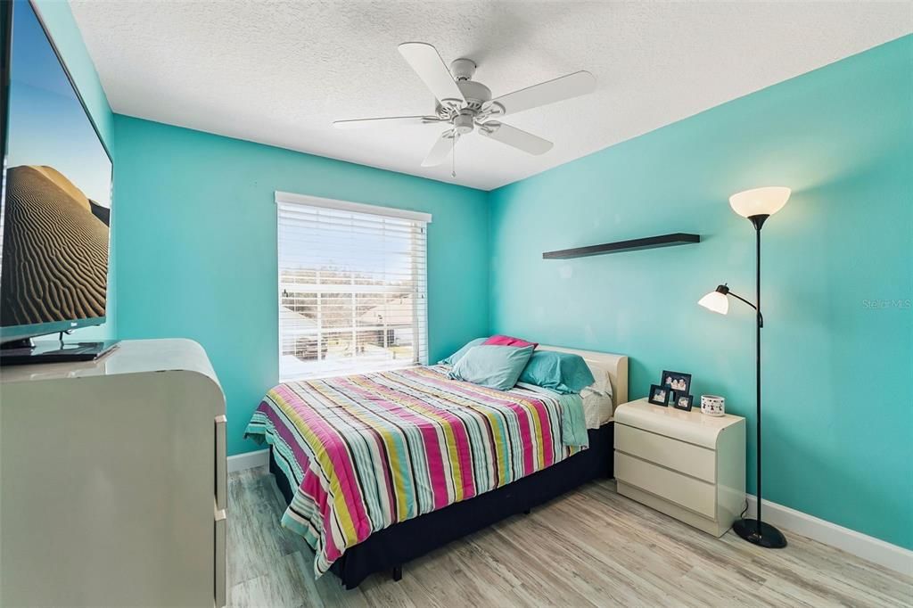 Activo con contrato: $425,000 (4 camas, 2 baños, 2072 Pies cuadrados)