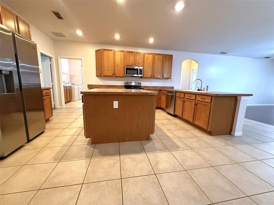 На продажу: $560,000 (4 спален, 3 ванн, 2589 Квадратных фут)