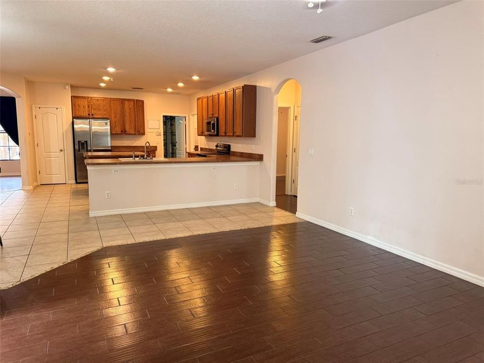 На продажу: $560,000 (4 спален, 3 ванн, 2589 Квадратных фут)