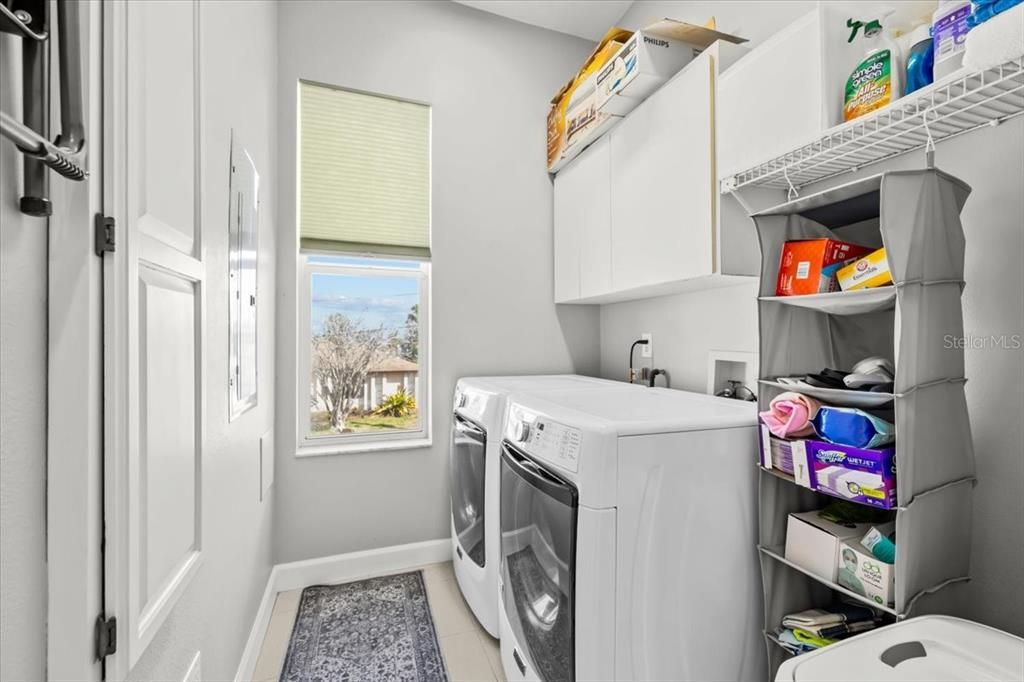 En Venta: $1,350,000 (4 camas, 3 baños, 2758 Pies cuadrados)