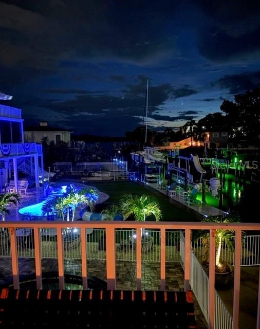 En Venta: $1,350,000 (4 camas, 3 baños, 2758 Pies cuadrados)