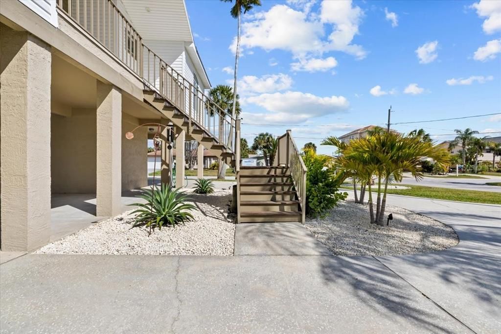 En Venta: $1,350,000 (4 camas, 3 baños, 2758 Pies cuadrados)