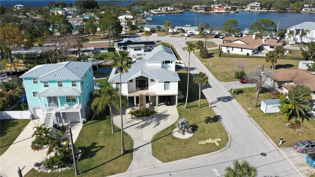 En Venta: $1,350,000 (4 camas, 3 baños, 2758 Pies cuadrados)