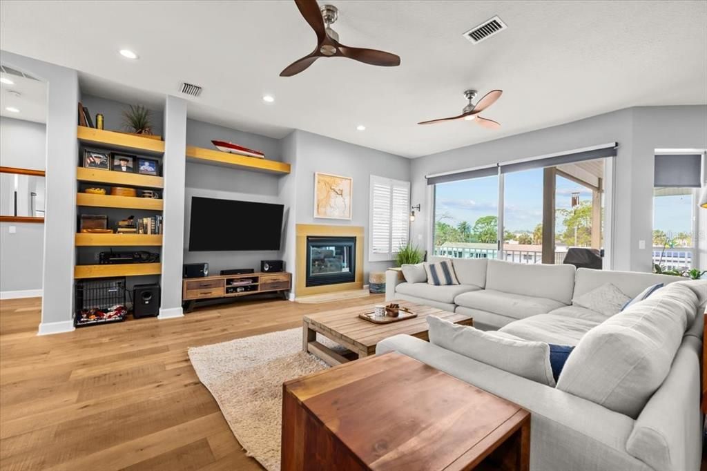 En Venta: $1,350,000 (4 camas, 3 baños, 2758 Pies cuadrados)