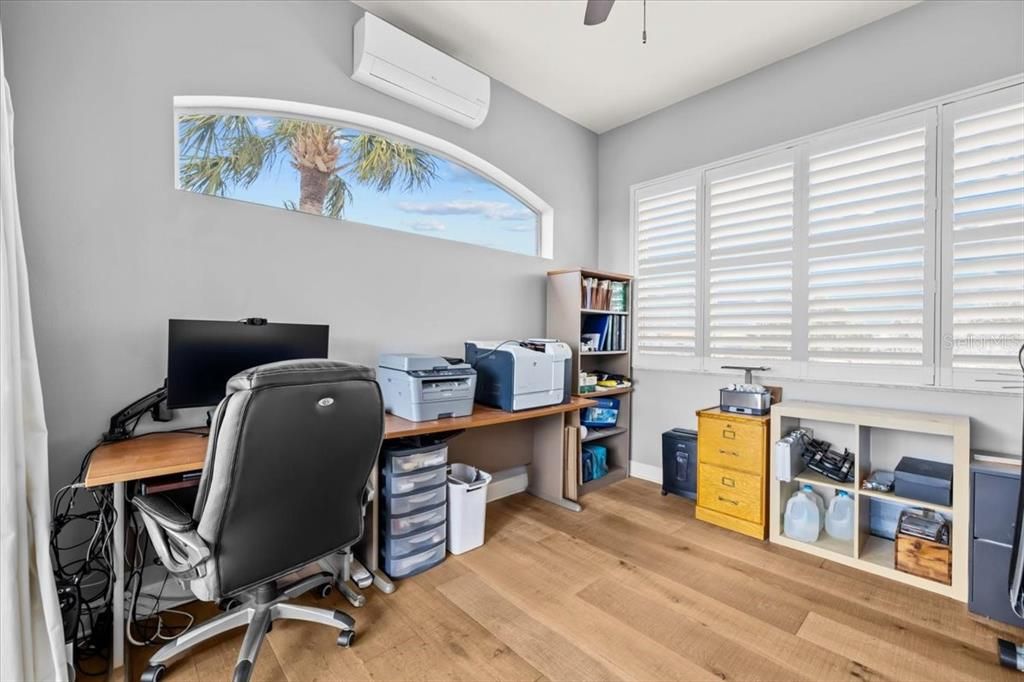 En Venta: $1,350,000 (4 camas, 3 baños, 2758 Pies cuadrados)