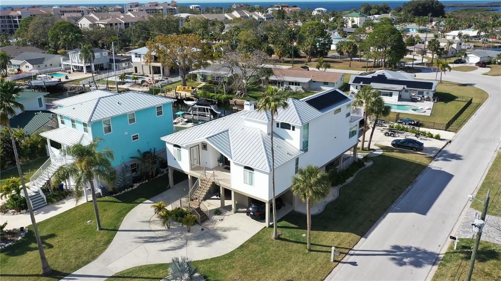 En Venta: $1,350,000 (4 camas, 3 baños, 2758 Pies cuadrados)