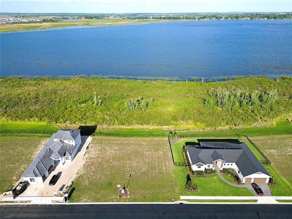На продажу: $165,000 (0.71 acres)