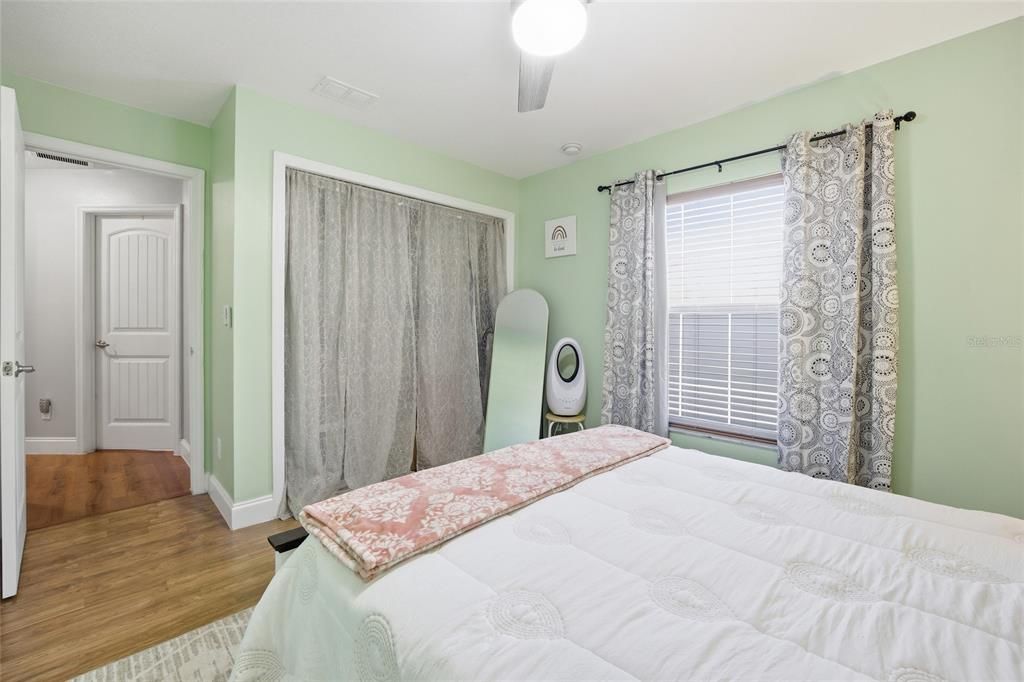 For Sale: $255,000 (3 beds, 2 baths, 1643 Square Feet)