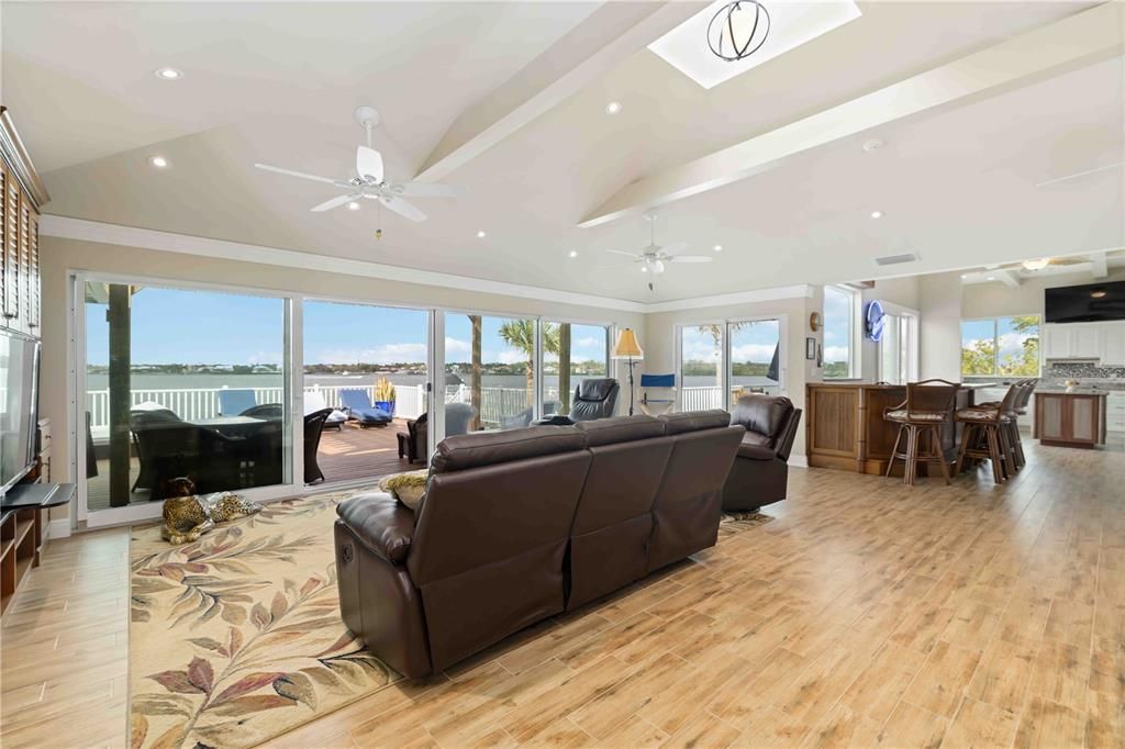 En Venta: $4,500,000 (5 camas, 5 baños, 4385.25 Pies cuadrados)