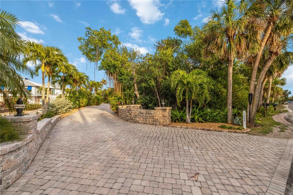 En Venta: $4,500,000 (5 camas, 5 baños, 4385.25 Pies cuadrados)