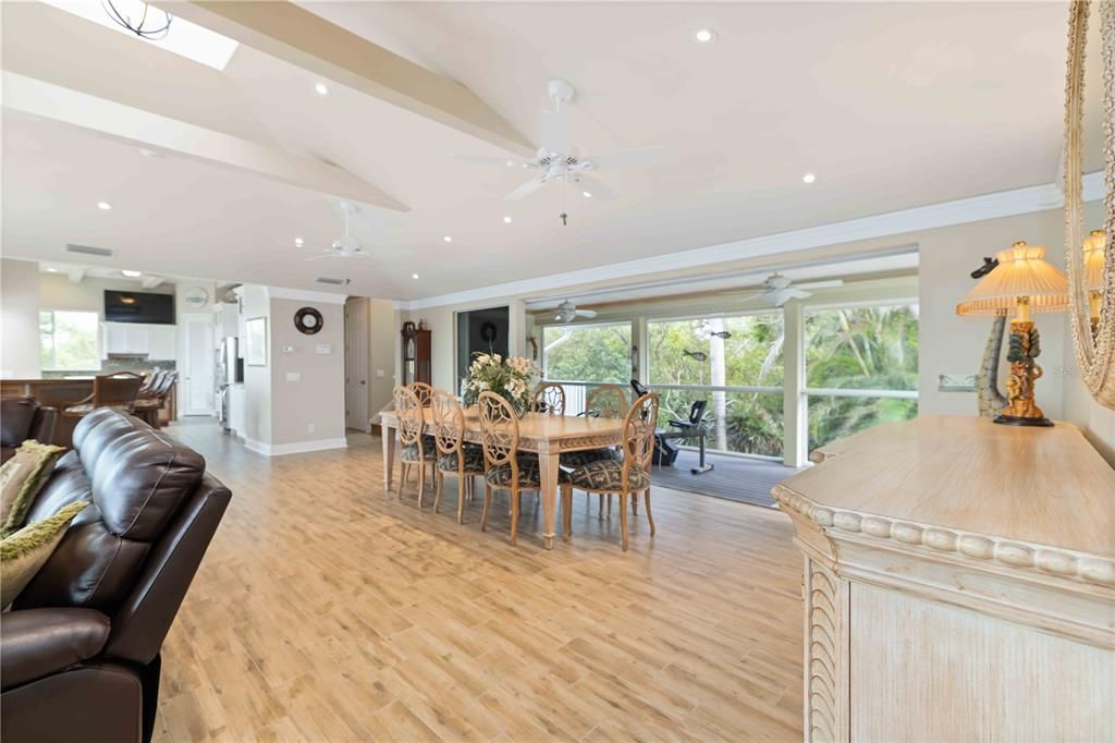 En Venta: $4,500,000 (5 camas, 5 baños, 4385.25 Pies cuadrados)