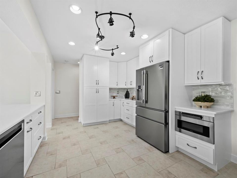 Activo con contrato: $1,890,000 (3 camas, 3 baños, 2882 Pies cuadrados)