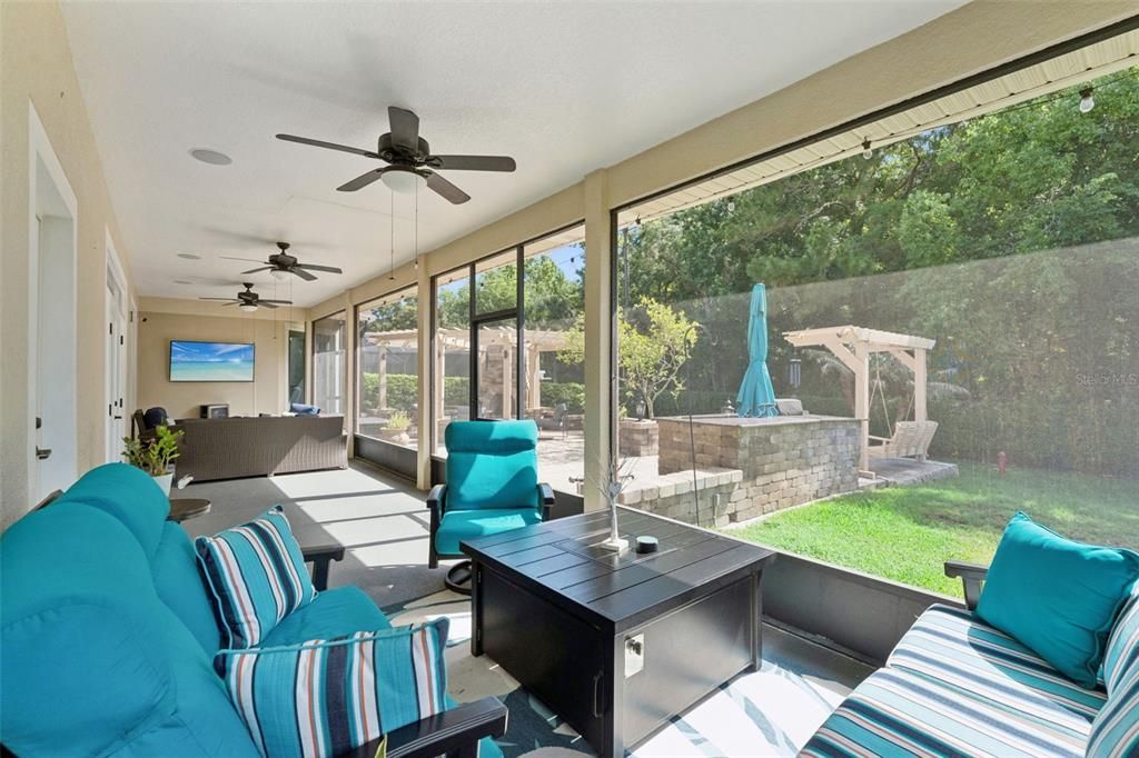 Activo con contrato: $799,900 (6 camas, 4 baños, 3554 Pies cuadrados)