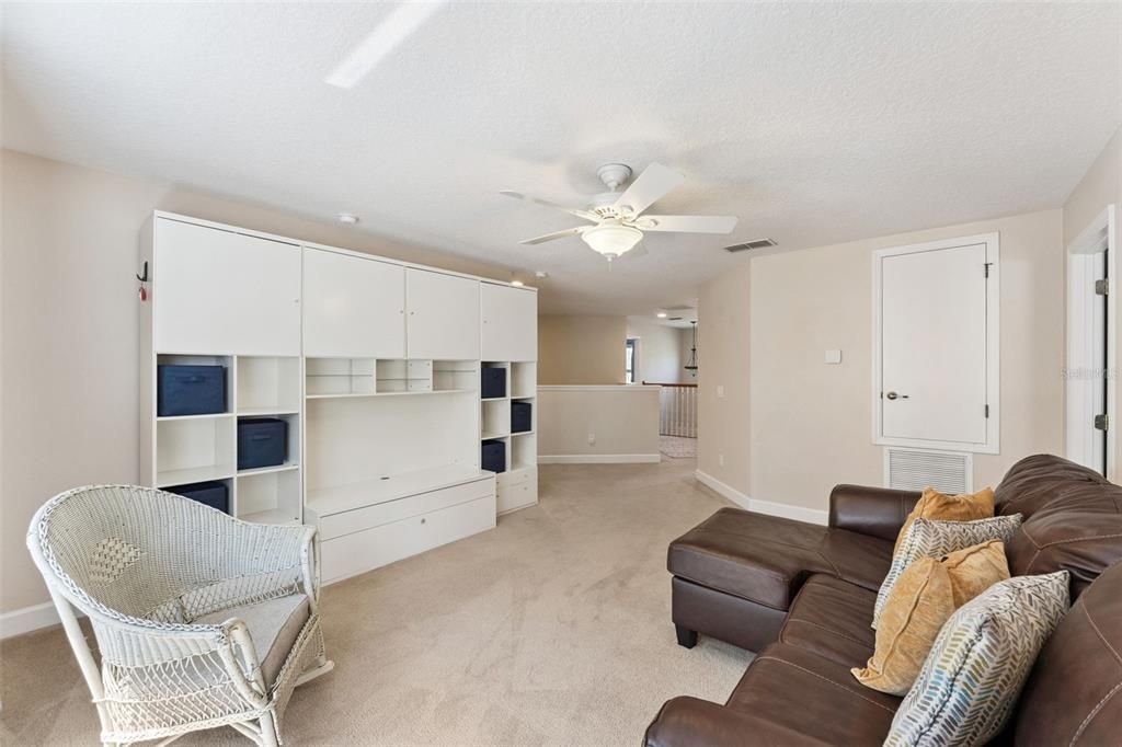 Activo con contrato: $799,900 (6 camas, 4 baños, 3554 Pies cuadrados)