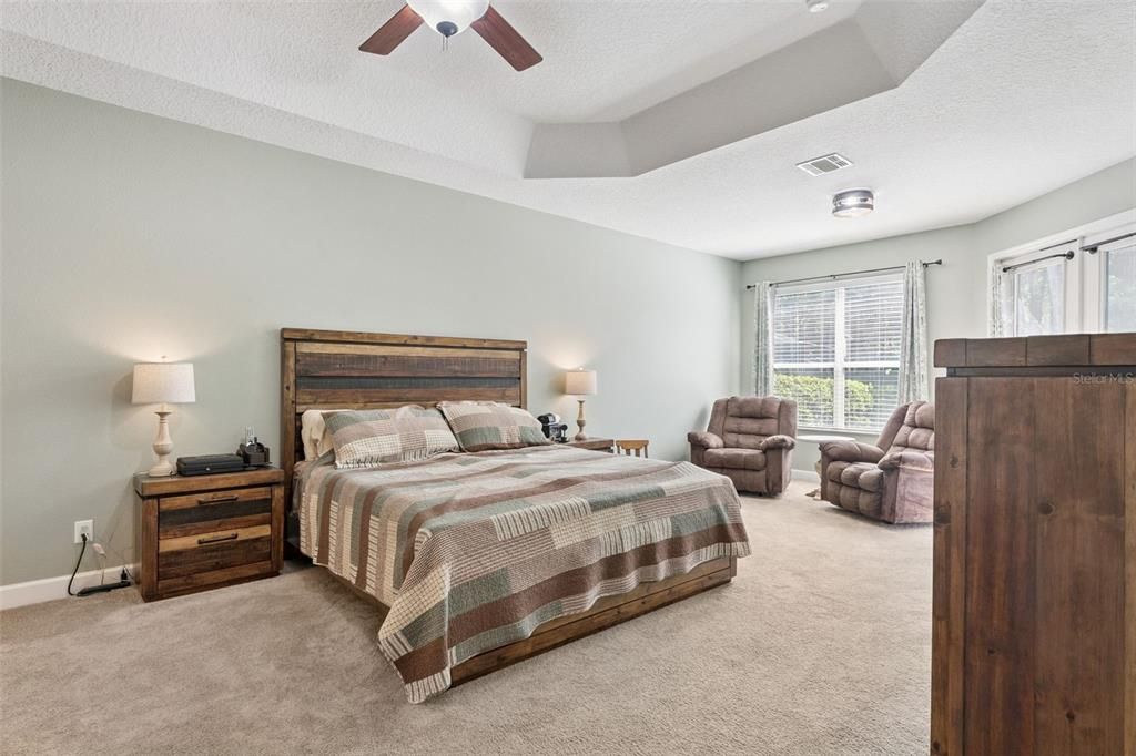 Activo con contrato: $799,900 (6 camas, 4 baños, 3554 Pies cuadrados)