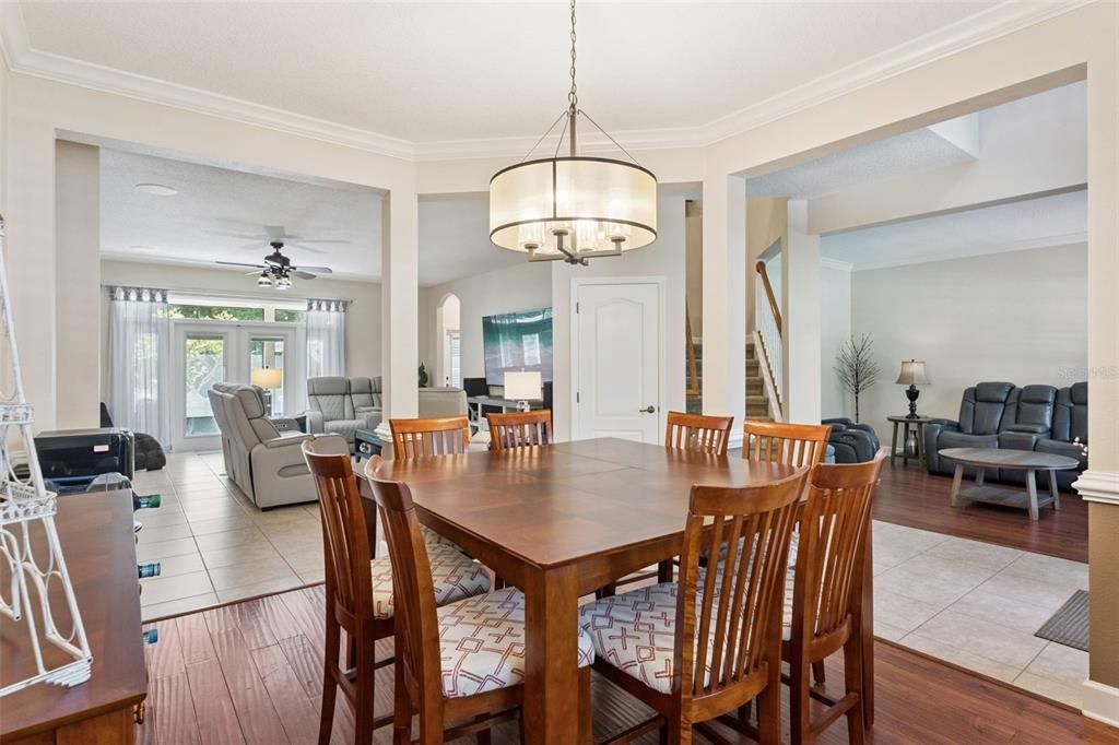 Activo con contrato: $799,900 (6 camas, 4 baños, 3554 Pies cuadrados)