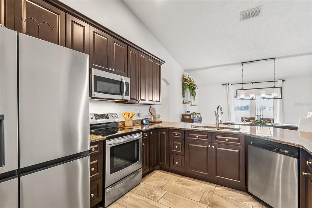 For Sale: $420,000 (3 beds, 2 baths, 1597 Square Feet)