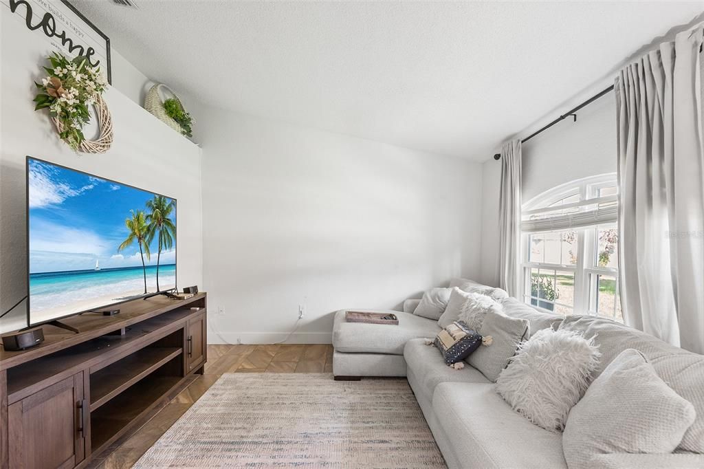 For Sale: $420,000 (3 beds, 2 baths, 1597 Square Feet)