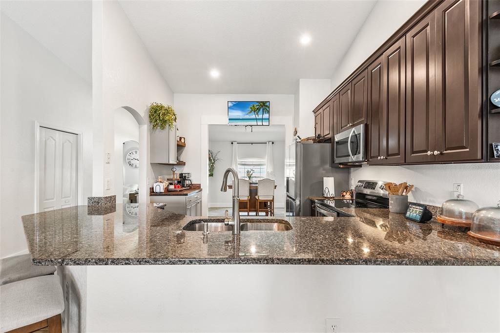 For Sale: $420,000 (3 beds, 2 baths, 1597 Square Feet)
