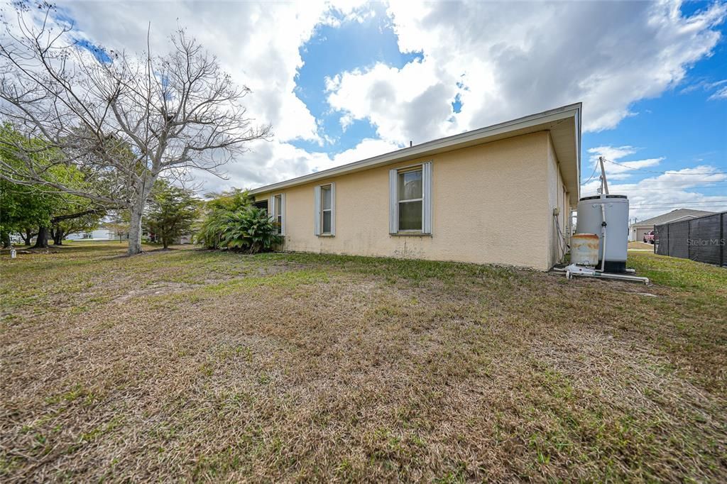 Activo con contrato: $289,900 (3 camas, 2 baños, 1776 Pies cuadrados)
