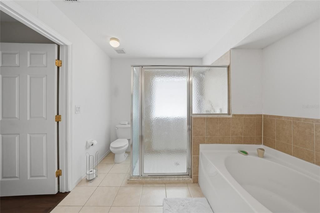 Activo con contrato: $289,900 (3 camas, 2 baños, 1776 Pies cuadrados)