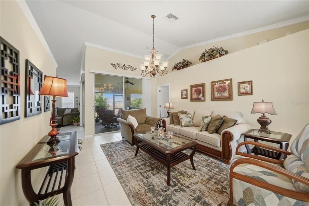Activo con contrato: $289,900 (3 camas, 2 baños, 1776 Pies cuadrados)