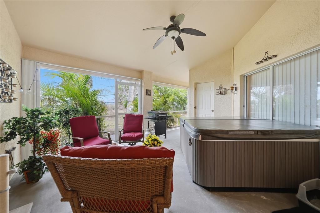 Activo con contrato: $289,900 (3 camas, 2 baños, 1776 Pies cuadrados)