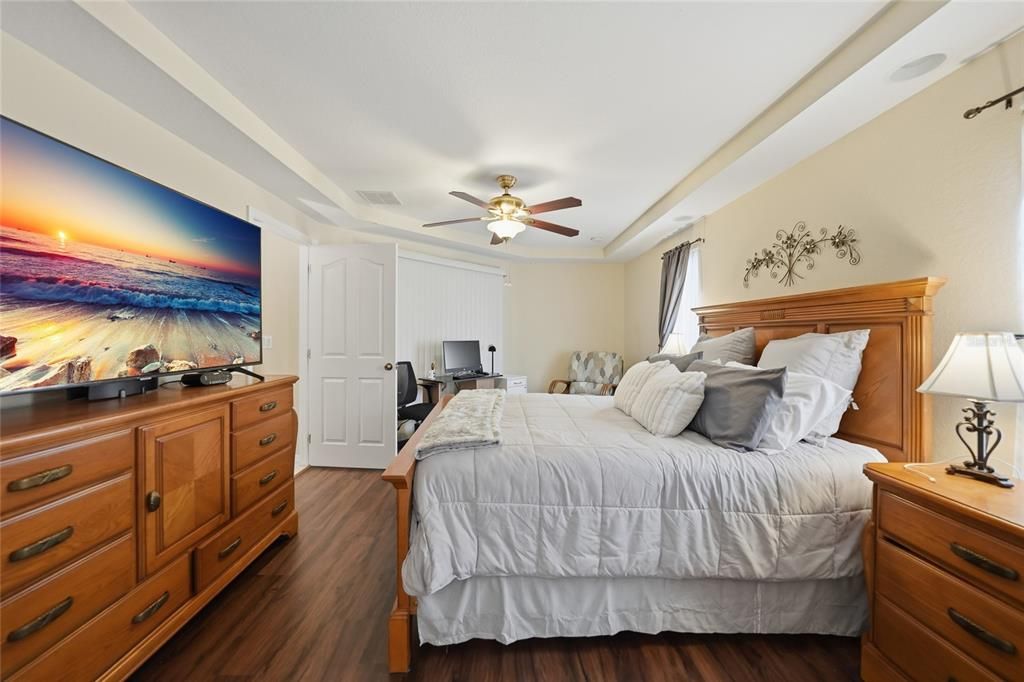 Activo con contrato: $289,900 (3 camas, 2 baños, 1776 Pies cuadrados)