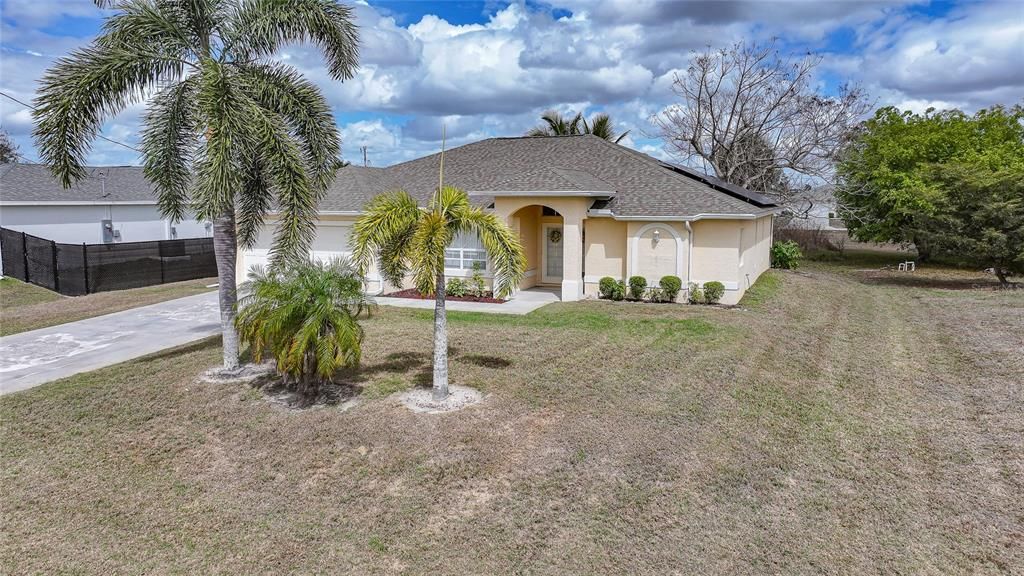 Activo con contrato: $289,900 (3 camas, 2 baños, 1776 Pies cuadrados)