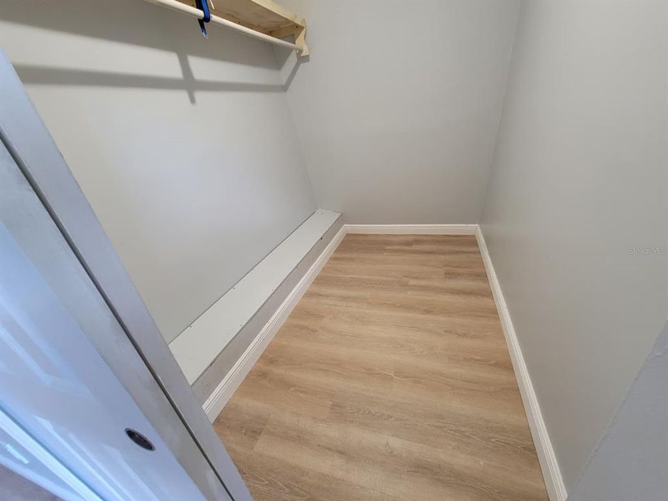 Activo con contrato: $1,800 (2 camas, 2 baños, 1272 Pies cuadrados)