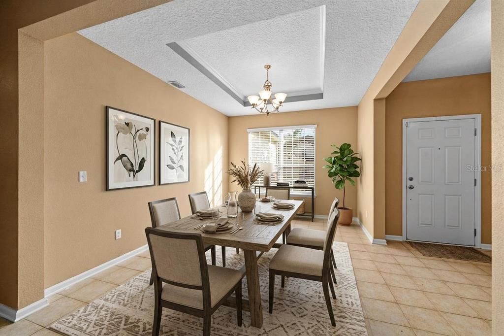 En Venta: $394,900 (4 camas, 2 baños, 2492 Pies cuadrados)