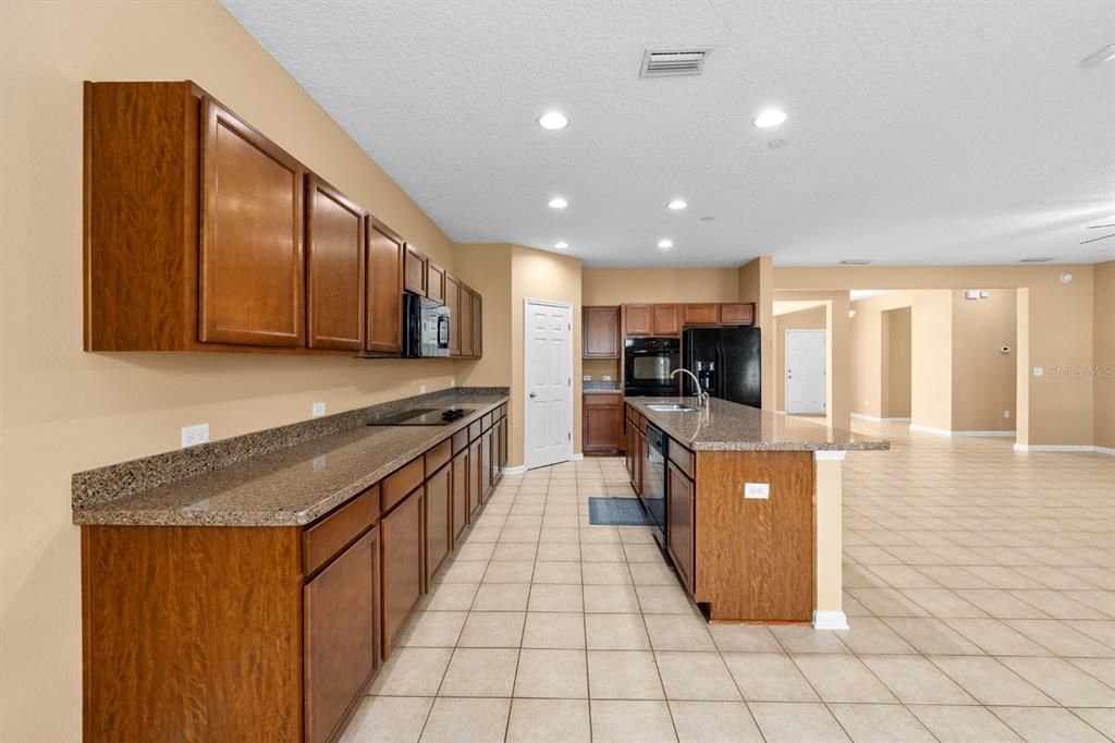 En Venta: $394,900 (4 camas, 2 baños, 2492 Pies cuadrados)
