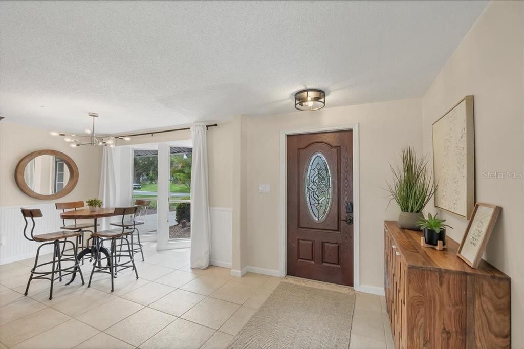For Sale: $409,900 (2 beds, 2 baths, 1286 Square Feet)