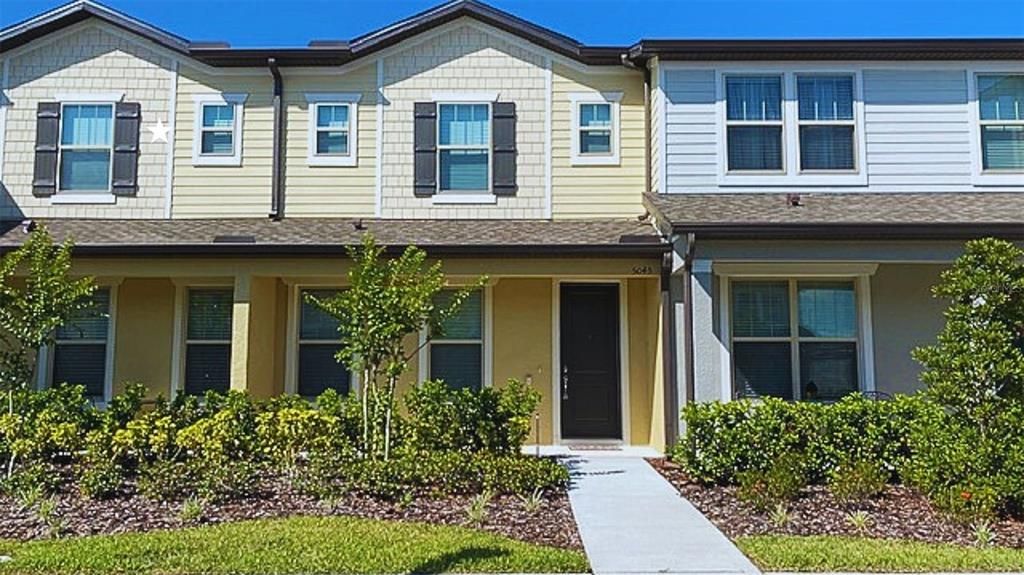 Recently Rented: $1,950 (2 beds, 2 baths, 1464 Square Feet)